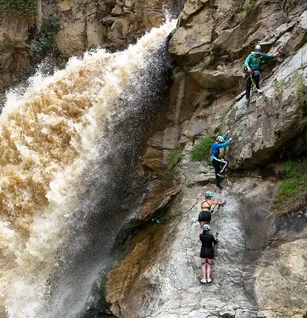 Reserva Natural Salto del Buey — Ecoparque Los Saltos — El principal atractivo natural de La Ceja ubicado en límites con Abejorral. Una cascada de 90 metros de altura rodeada d. Atractivo turístico en La Ceja, Antioquia, Colombia