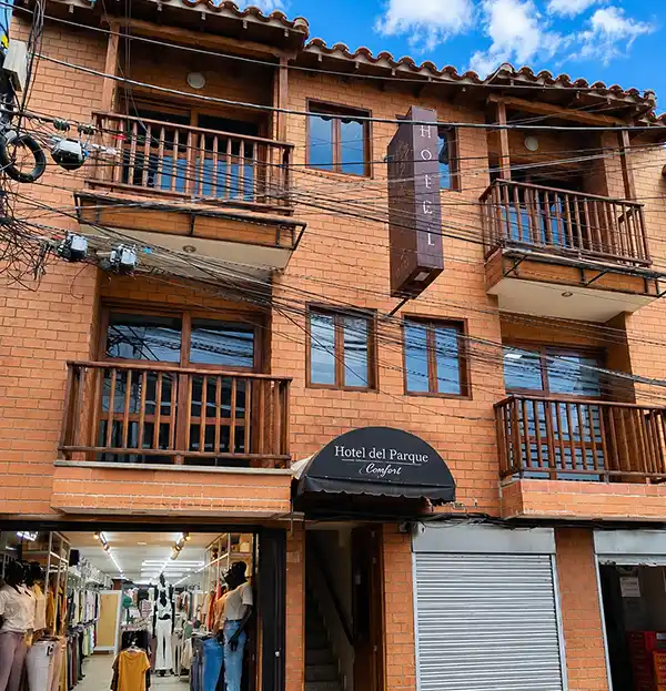 Hotel Confort — Al estar ubicado en el casco urbano de La Ceja, es una opción sumamente atractiva para quienes visitan el municipio por . Hotel en La Ceja, Antioquia, Colombia