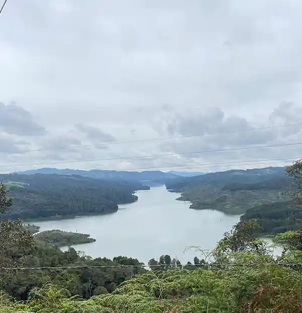 Embalse Riogrande II — El gran embalse que abastece de agua al Valle de Aburrá también tiene acceso desde San Pedro de los Milagros. Un entorno. Atractivo turístico en San Pedro de los Milagros, Antioquia, Colombia